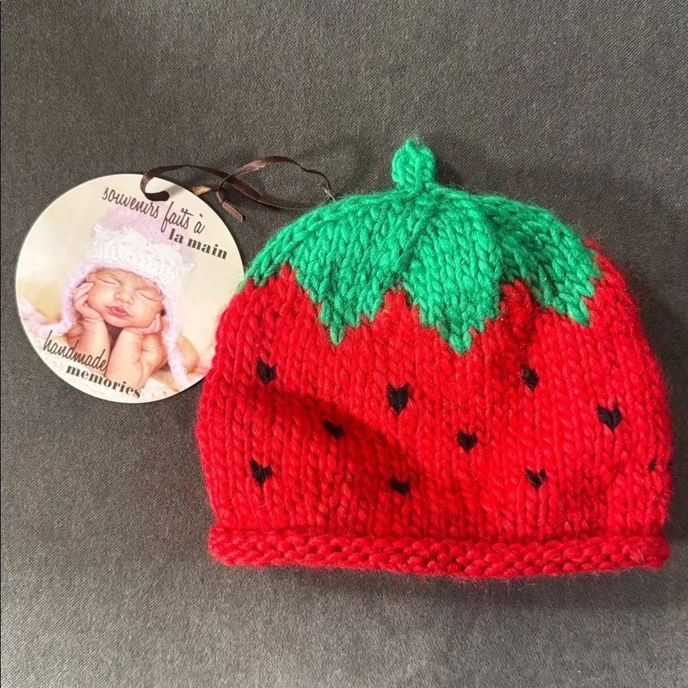 Daisy Baby Infant Crocheted Strawberry Hat Heart Seeds Beanie 6-12 months NWT
